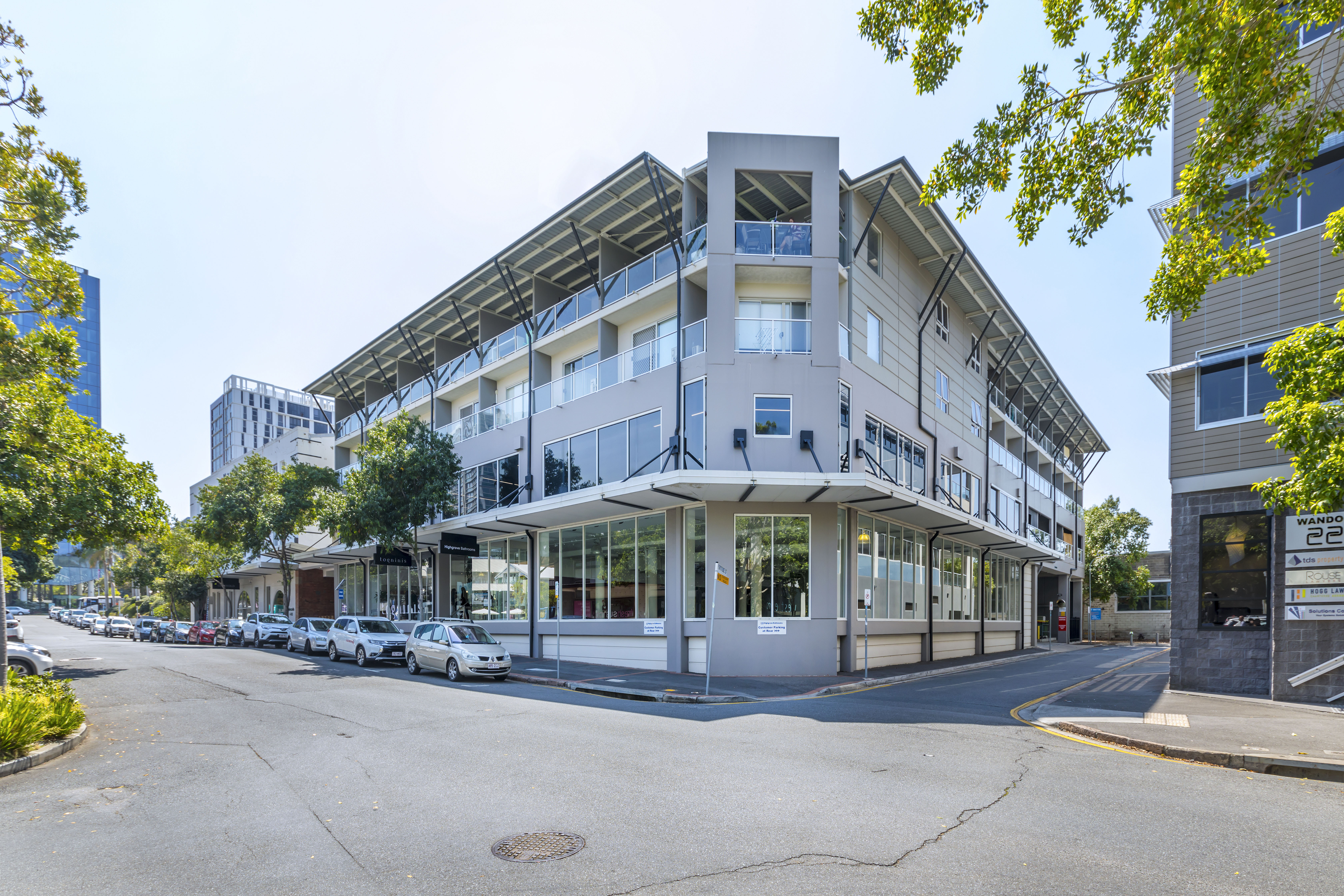 Fortitude Valley commercial retail tenancies in James Street Precinct - Brisbane property real estate agency - Retail showroom